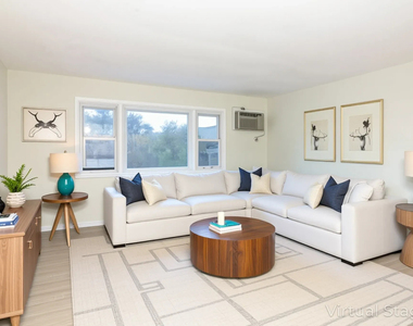 6708 W 107th Street - Photo Thumbnail 2