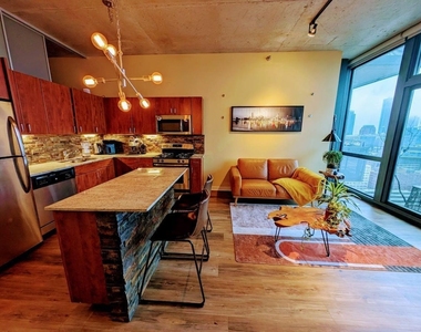 235 W Van Buren Street - Photo Thumbnail 1