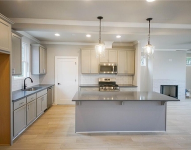 1740 Bolton Road Nw - Photo Thumbnail 5