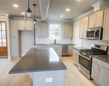 1740 Bolton Road Nw - Photo Thumbnail 6