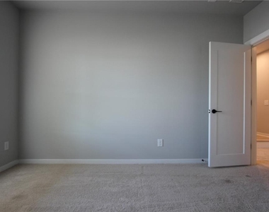 1740 Bolton Road Nw - Photo Thumbnail 25