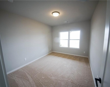 1740 Bolton Road Nw - Photo Thumbnail 8