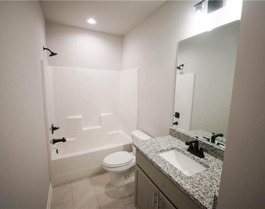 1740 Bolton Road Nw - Photo Thumbnail 3