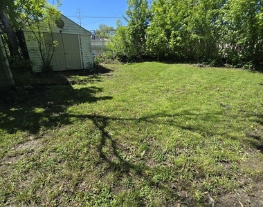 1436 Beach Avenue - Photo Thumbnail 16