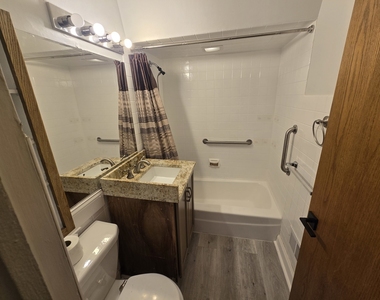 1436 Beach Avenue - Photo Thumbnail 4