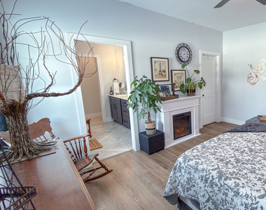 1717 S Stone Creek Boulevard - Photo Thumbnail 15