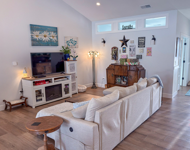 1717 S Stone Creek Boulevard - Photo Thumbnail 6