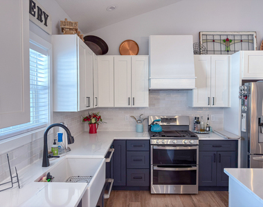 1717 S Stone Creek Boulevard - Photo Thumbnail 8