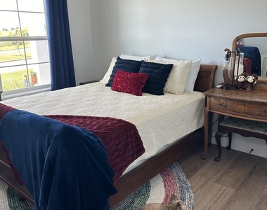 1717 S Stone Creek Boulevard - Photo Thumbnail 28