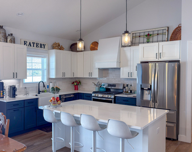 1717 S Stone Creek Boulevard - Photo Thumbnail 10