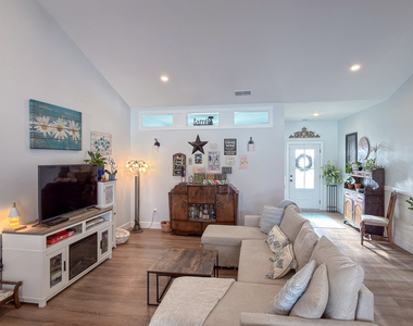 1717 S Stone Creek Boulevard - Photo Thumbnail 2