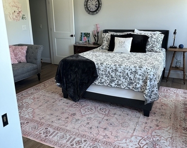 1717 S Stone Creek Boulevard - Photo Thumbnail 14
