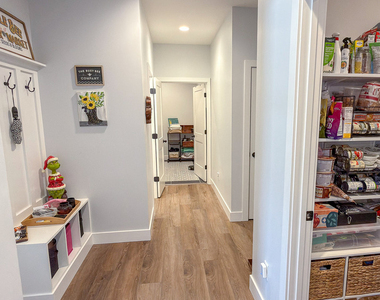 1717 S Stone Creek Boulevard - Photo Thumbnail 12