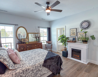 1717 S Stone Creek Boulevard - Photo Thumbnail 17