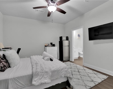 8026 Linfield - Photo Thumbnail 4
