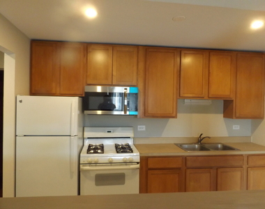710 W Huntington Commons Road - Photo Thumbnail 8