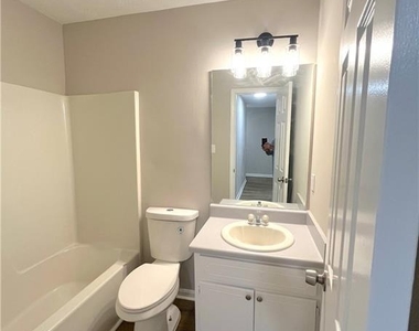 5843 Summerglen Lane - Photo Thumbnail 17