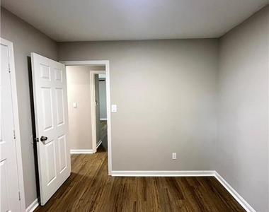 5843 Summerglen Lane - Photo Thumbnail 16