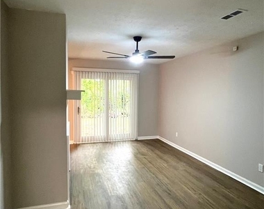 5843 Summerglen Lane - Photo Thumbnail 7