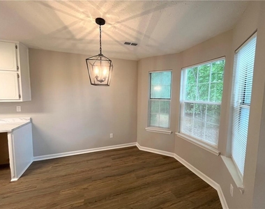 5843 Summerglen Lane - Photo Thumbnail 5