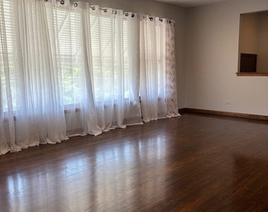 851 N Northwest Highway - Photo Thumbnail 2