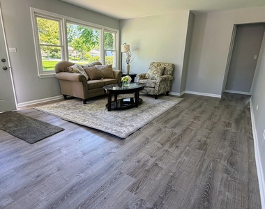 622 N Garfield Street - Photo Thumbnail 2