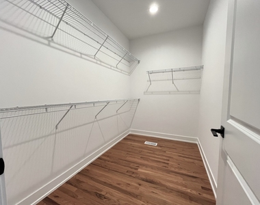 970 Meadow Lane - Photo Thumbnail 19