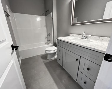 970 Meadow Lane - Photo Thumbnail 15