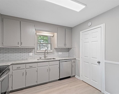 892 Five Forks Trickum Road - Photo Thumbnail 4