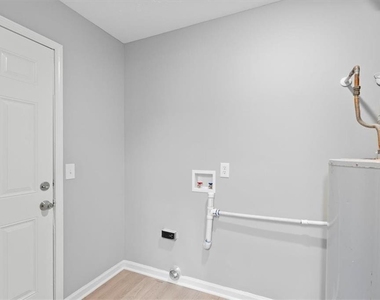 892 Five Forks Trickum Road - Photo Thumbnail 9