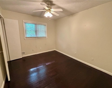 2712 Sherlock Drive - Photo Thumbnail 13