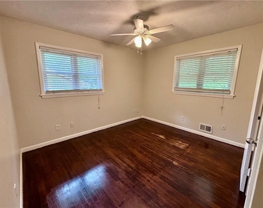 2712 Sherlock Drive - Photo Thumbnail 17