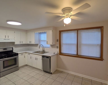 5543 W Edmunds Street - Photo Thumbnail 2