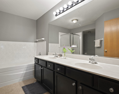 2805 Packford Lane - Photo Thumbnail 6