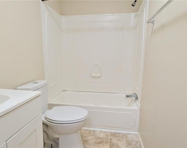 99 Center Grove Drive - Photo Thumbnail 23