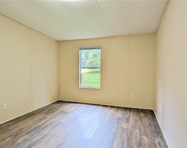 99 Center Grove Drive - Photo Thumbnail 18