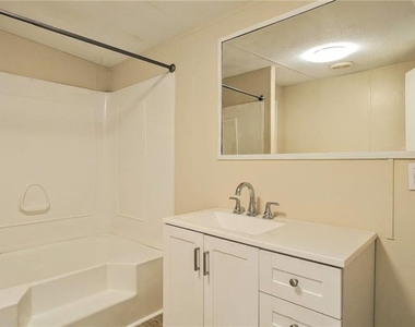 99 Center Grove Drive - Photo Thumbnail 15