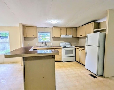 99 Center Grove Drive - Photo Thumbnail 6