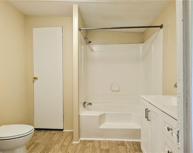 99 Center Grove Drive - Photo Thumbnail 14