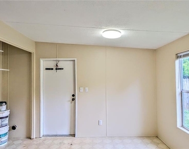99 Center Grove Drive - Photo Thumbnail 7