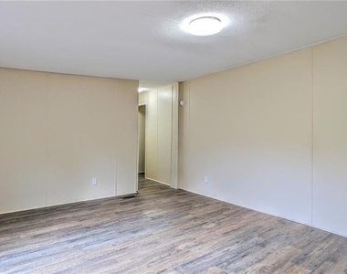 99 Center Grove Drive - Photo Thumbnail 11