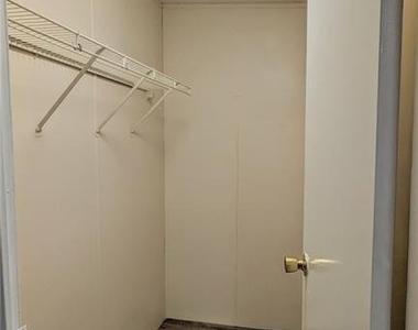 99 Center Grove Drive - Photo Thumbnail 16