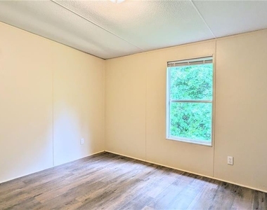 99 Center Grove Drive - Photo Thumbnail 20
