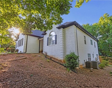151 Dumar Lane - Photo Thumbnail 2