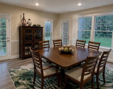 463 Valleyside Drive - Photo Thumbnail 14