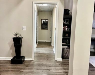 463 Valleyside Drive - Photo Thumbnail 27