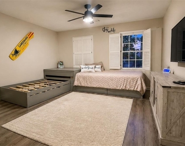 463 Valleyside Drive - Photo Thumbnail 10