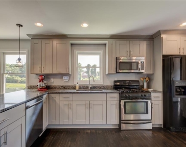 1848 Winthrop Drive Se - Photo Thumbnail 10
