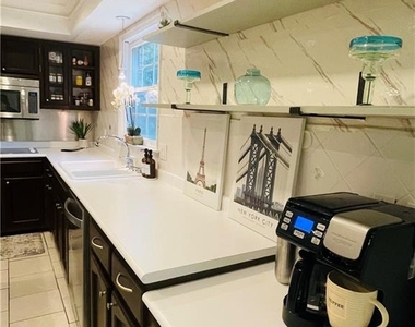 5291 Manhasset Cove - Photo Thumbnail 6