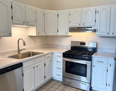 730 N Seminary Avenue - Photo Thumbnail 1